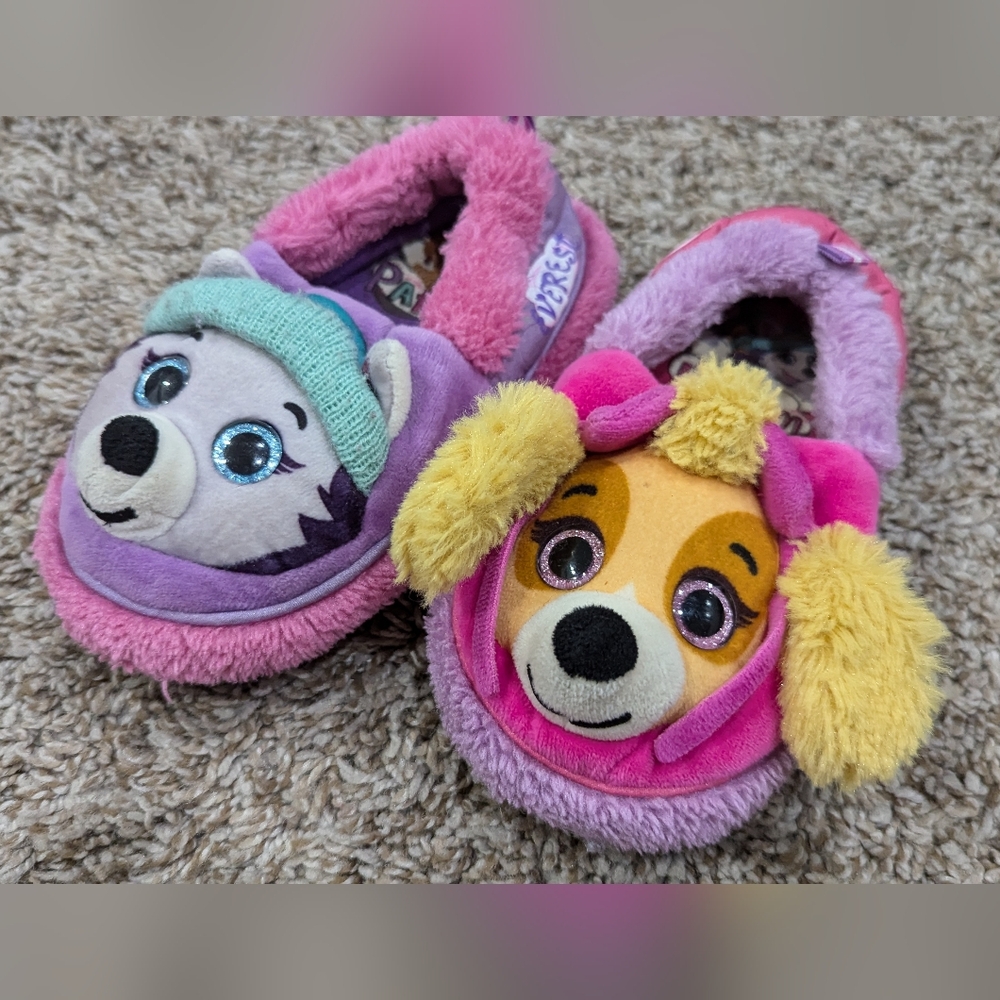 Paw patrol 9-10 girl slippers Skye and everest plush